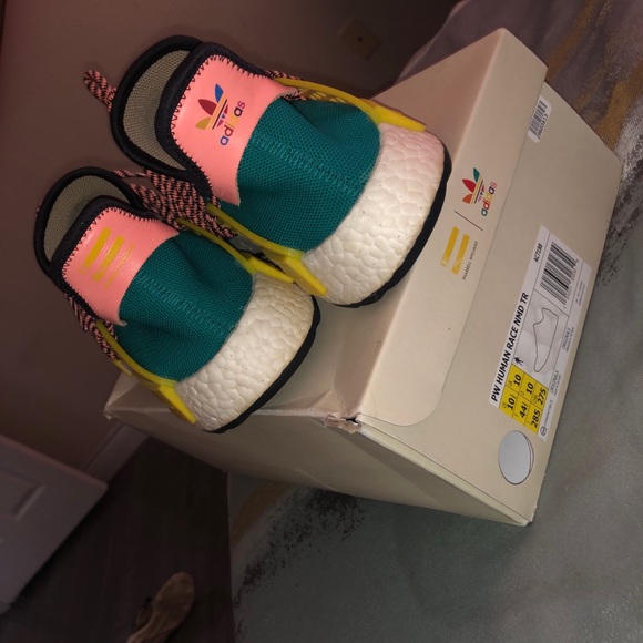 Adidas human race. - Picture 4 of 4